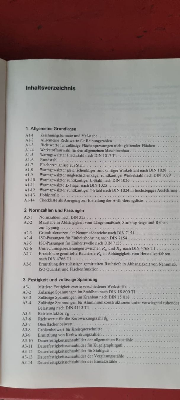 Libri: Maschinenelemente Roloff/Matek - Normung ... - Tabellen – Usato da Spiegel b. Bern venduto da Gudi8 1