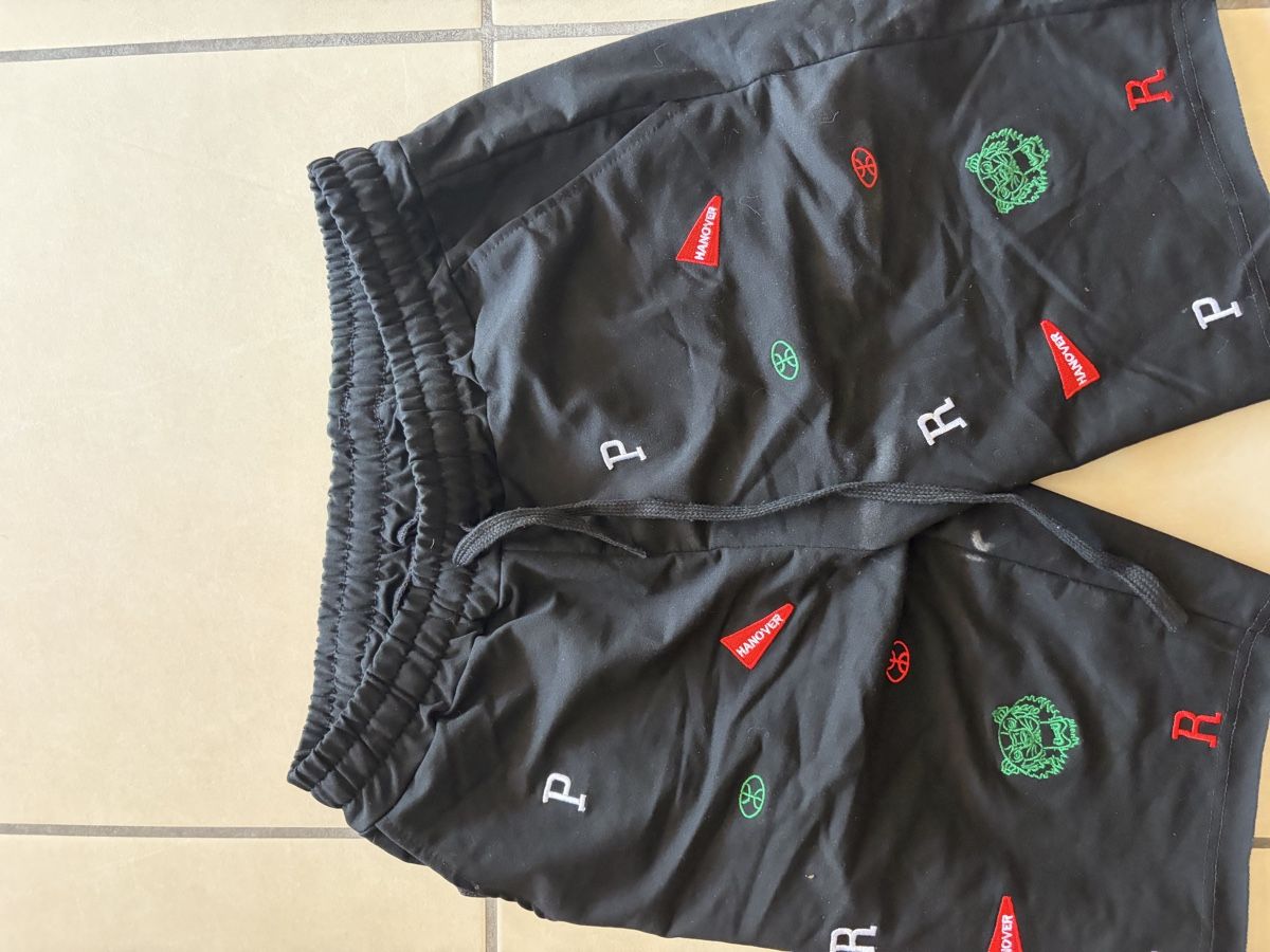 Lotti di vestiti: Shorts – Nuovo (secondo la descrizione) da Ecublens VD venduto da ver_z698 2