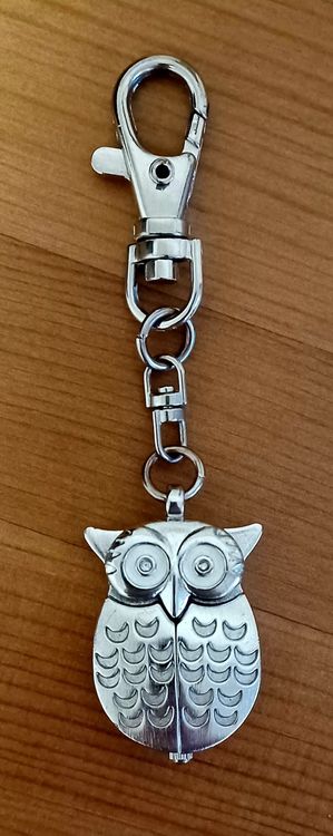 CAIONPLE Schlüsselanhänger Uhr - Cooles Metall Accessoire Im Taschenuhr-Design