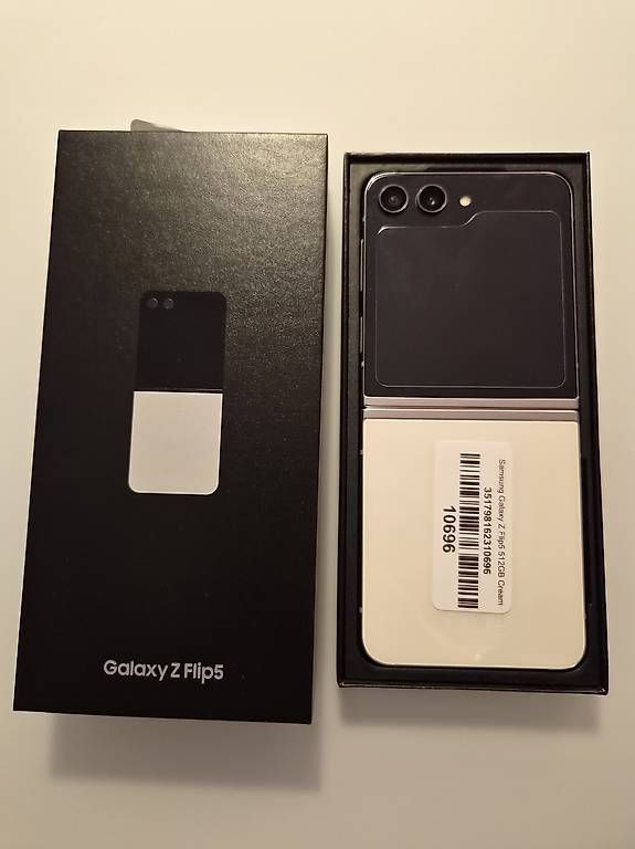 Telefoni cellulari / Smartphones: Samsung Z5 Flip5 512GB – Usato da Giubiasco venduto da fiolar 2