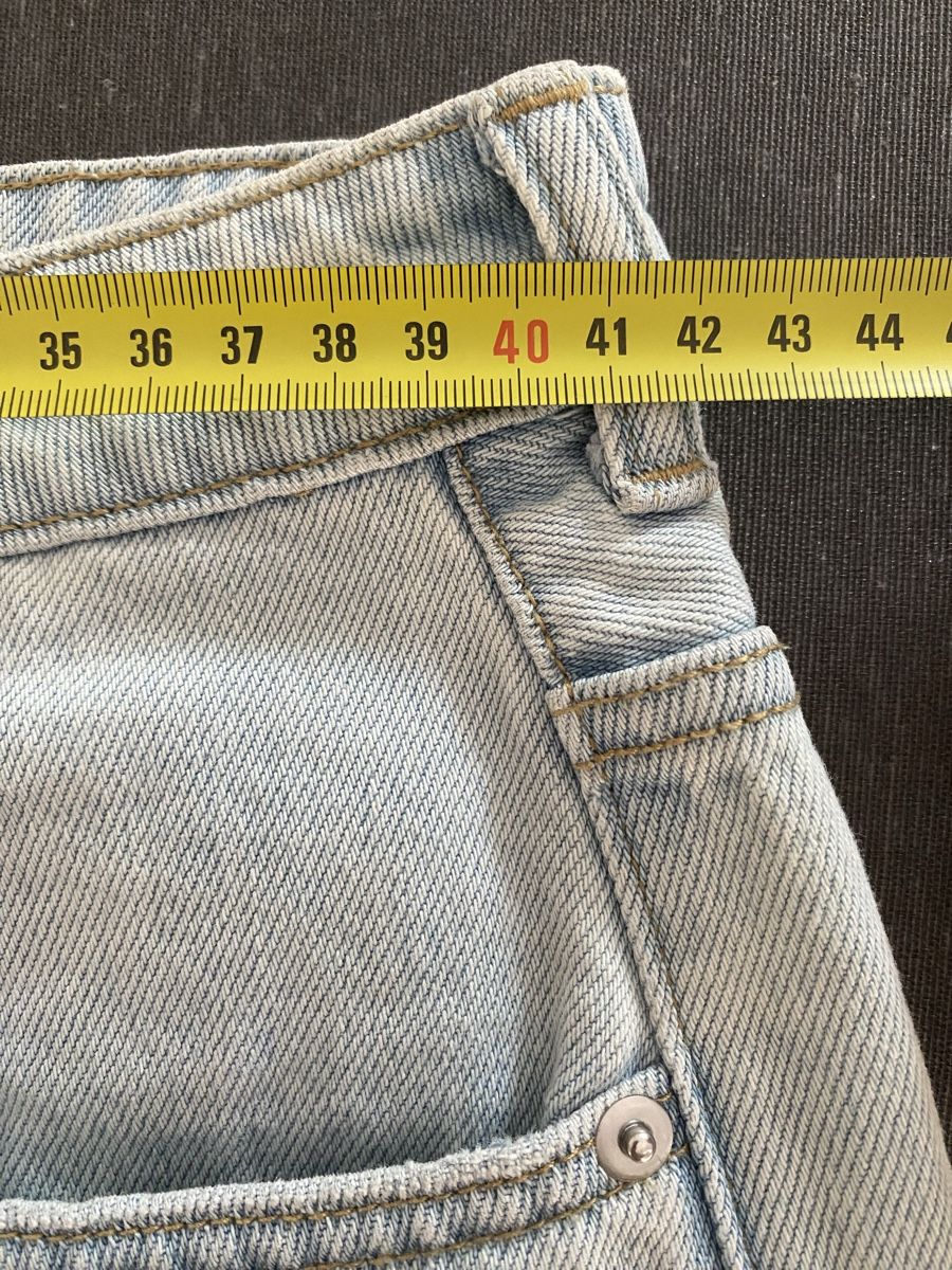 H&M Jeans: Short en jeans H&M festoné – Usato da Lausanne venduto da Gabrie 3