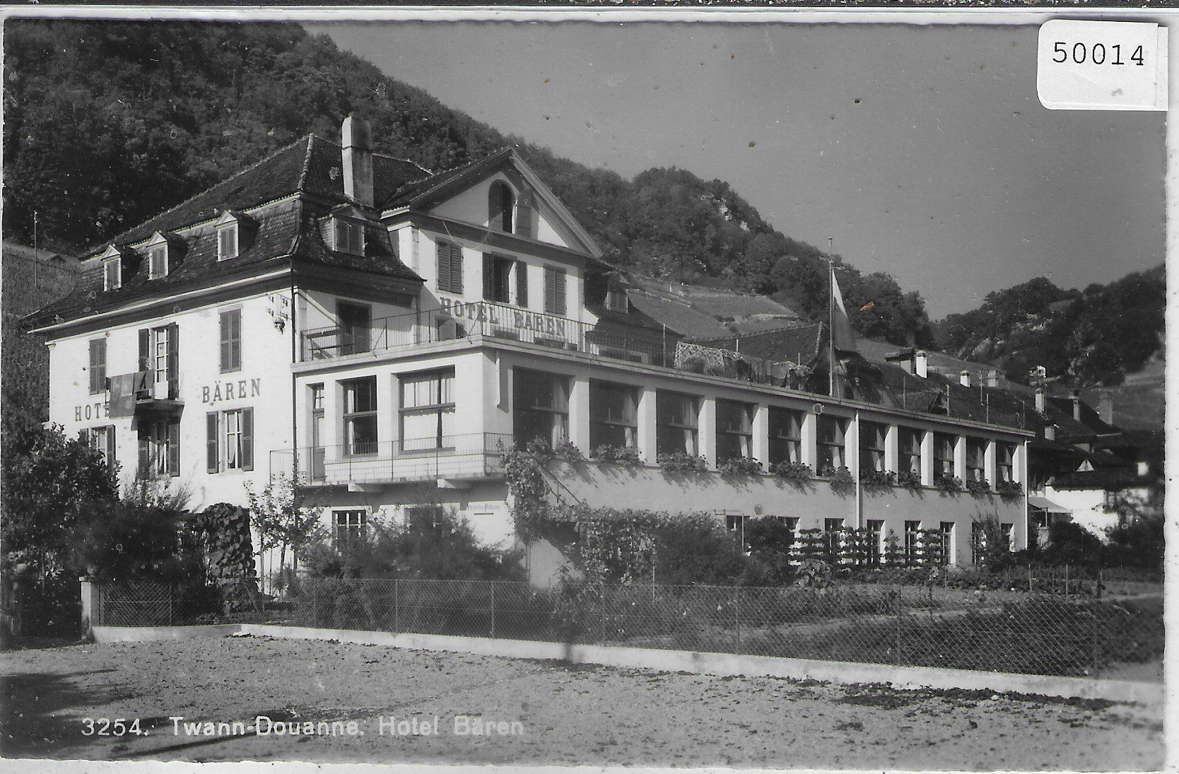 Cartoline postali: Twann-Douanne - Hotel Bären – Usato da Ettingen venduto da Kartenplanet