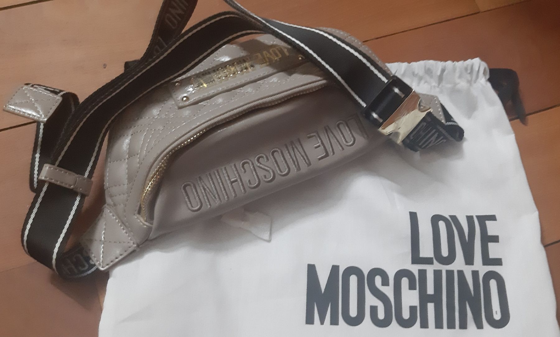 Moschino Borse da donna: MOSCHINO LOVE Tasche - taupe- – Nuovo e nell'imballaggio originale da Zürich venduto da Venecia25 6
