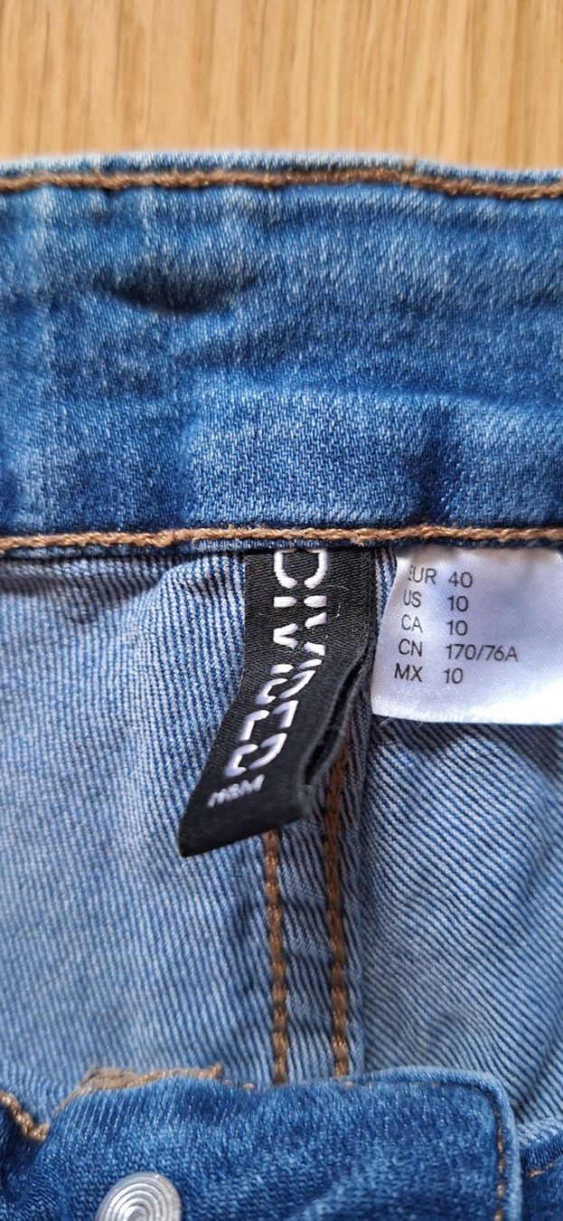 H&M Jeans: Divided, short en jeans – Neuf (Voir description) à Lussery-Villars par pousinete02 2