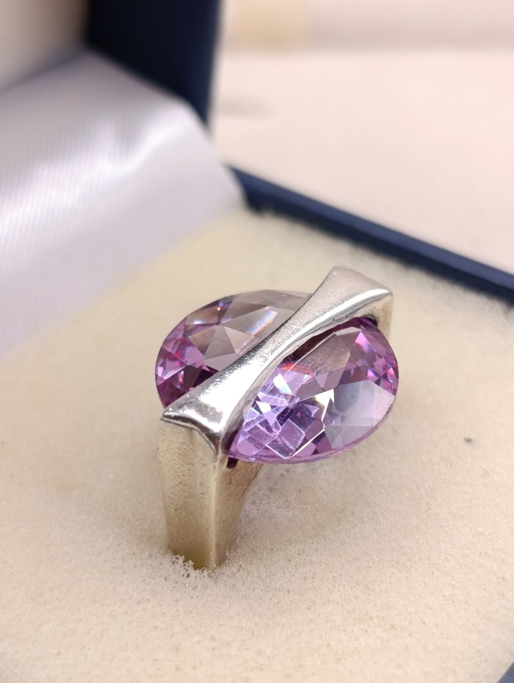 Anelli: Vintage 925er Silber wunderschöne Ring mit Amethyst Top – Usato da Steffisburg venduto da 1.Schmuckschatulle