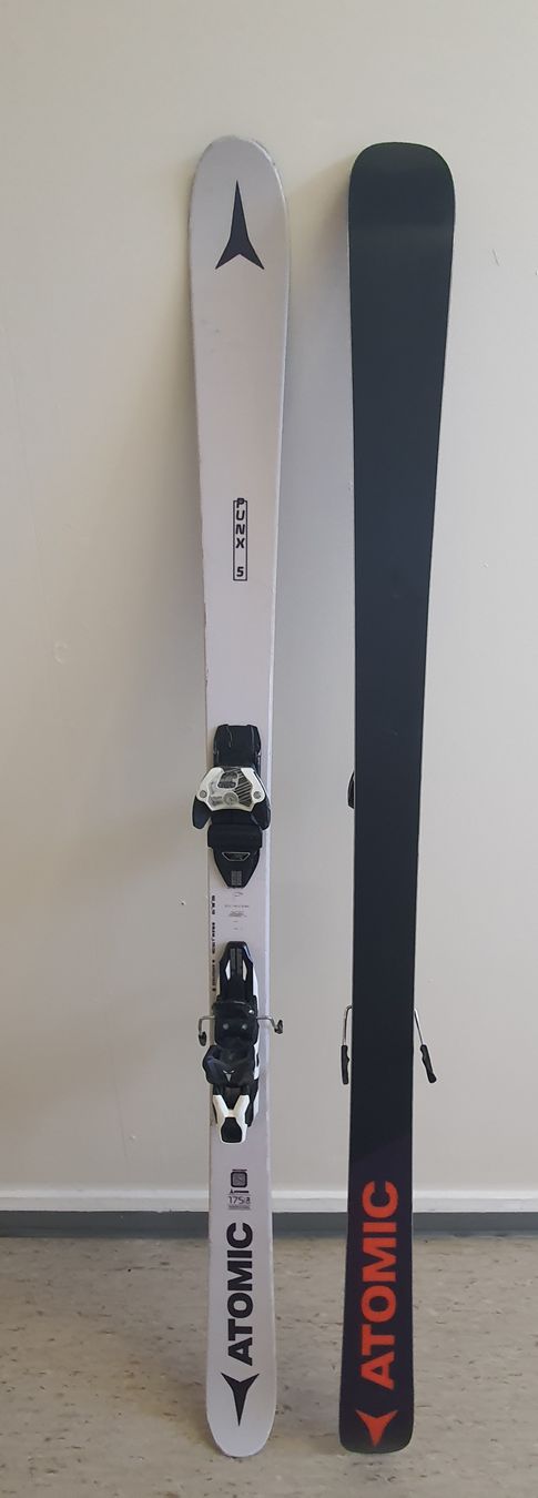 Atomic Sci: Atomic Freestyle Ski Gr.175cm – Usato da Bad Ragaz venduto da Skisportxl 1