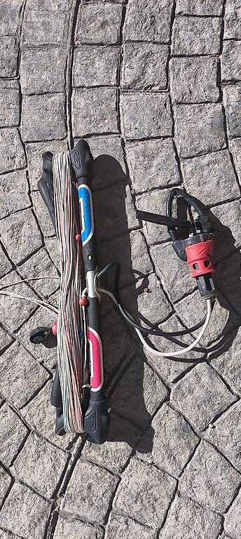 Kite: Kite Ozone catalyst 12m + bar Ozone – D'occasion à Pontresina par misterasensio 2