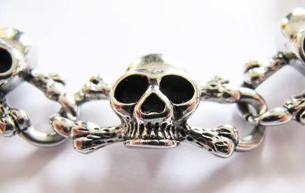 Bracciali & Braccialetti: Chromstahl Armband 6 Schädel, 6 Skulls – Nuovo (secondo la descrizione) da Schwanden GL venduto da UHRKNALL 1