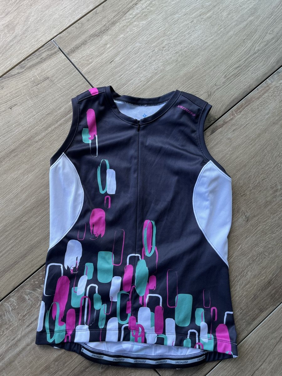 Top: Specialized ärmelloses trikot – Usato da Zuzwil SG venduto da dieschnellemichelle