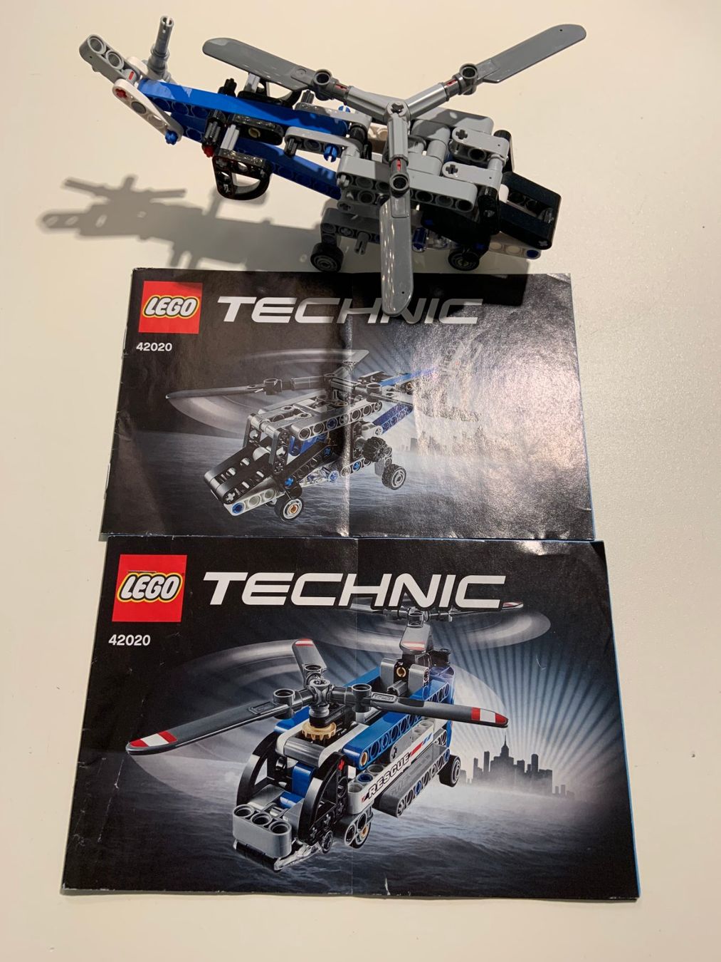 Lego Kit di costruzioni: Lego Technic 42020 Doppelrotor-Hubschrauber 2 in 1 – Usato da Elgg venduto da dan_f8gv 1