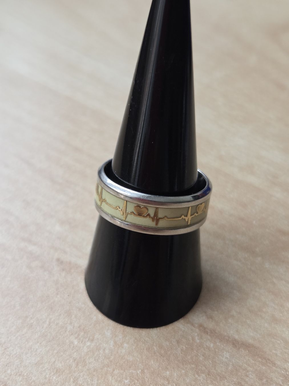 Anelli: Modeschmuck Herzschlag Ring Gr.21/61 – Usato da Winterthur venduto da katzen07 1