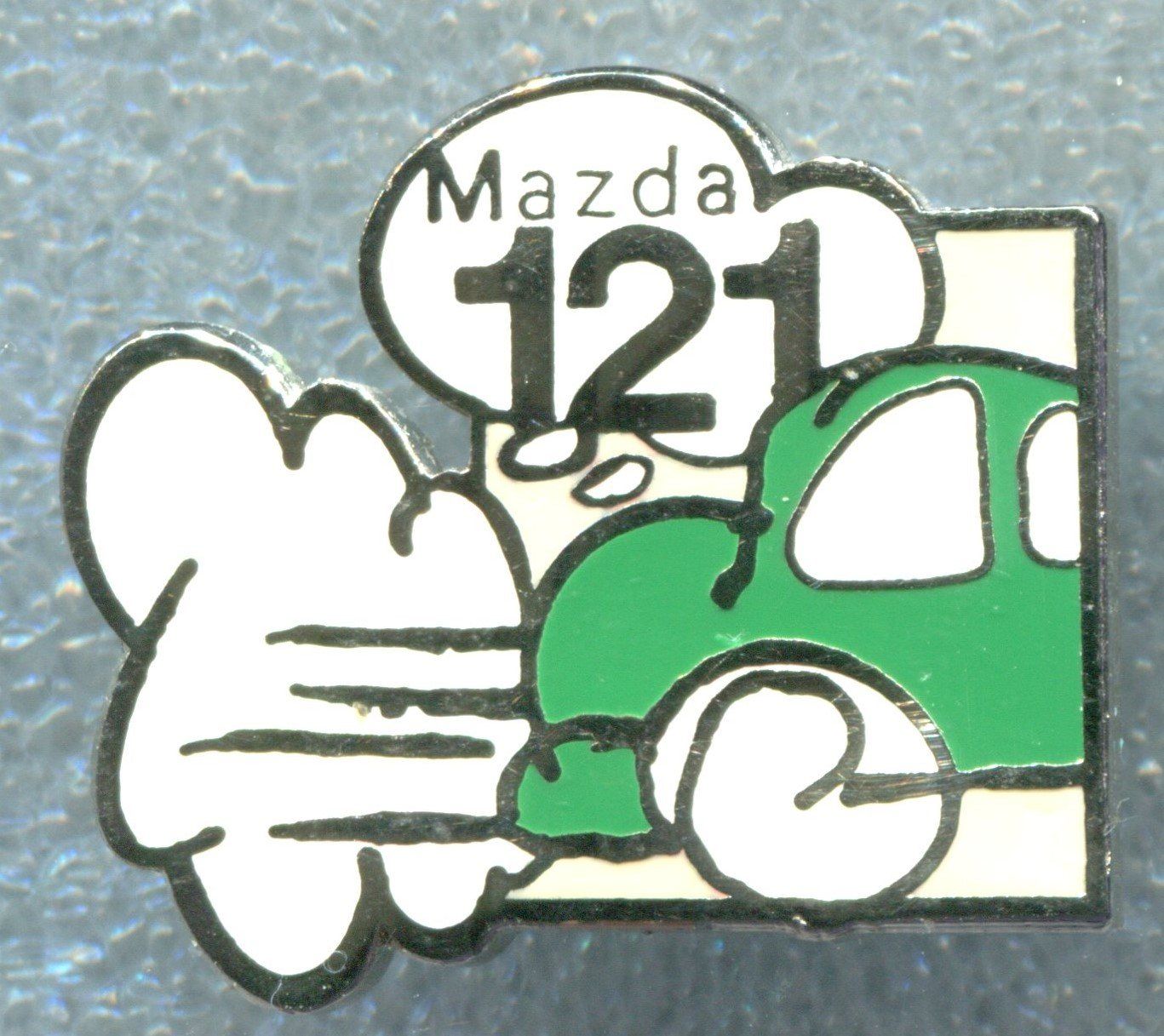 Plaketten & Abzeichen: Mazda 121  grün – Gebraucht aus Winterthur von Sammleroase
