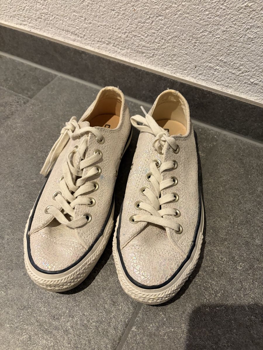 Converse Damenschuhe: Converse weiss in "glänzender" Optik – Gebraucht aus Staufen von SilveRain