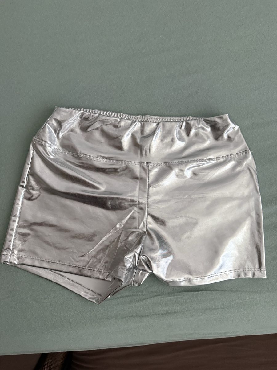 Pantaloni: Festival Shorts Silber Neu S – Nuovo e nell'imballaggio originale da Urdorf venduto da Antonella84