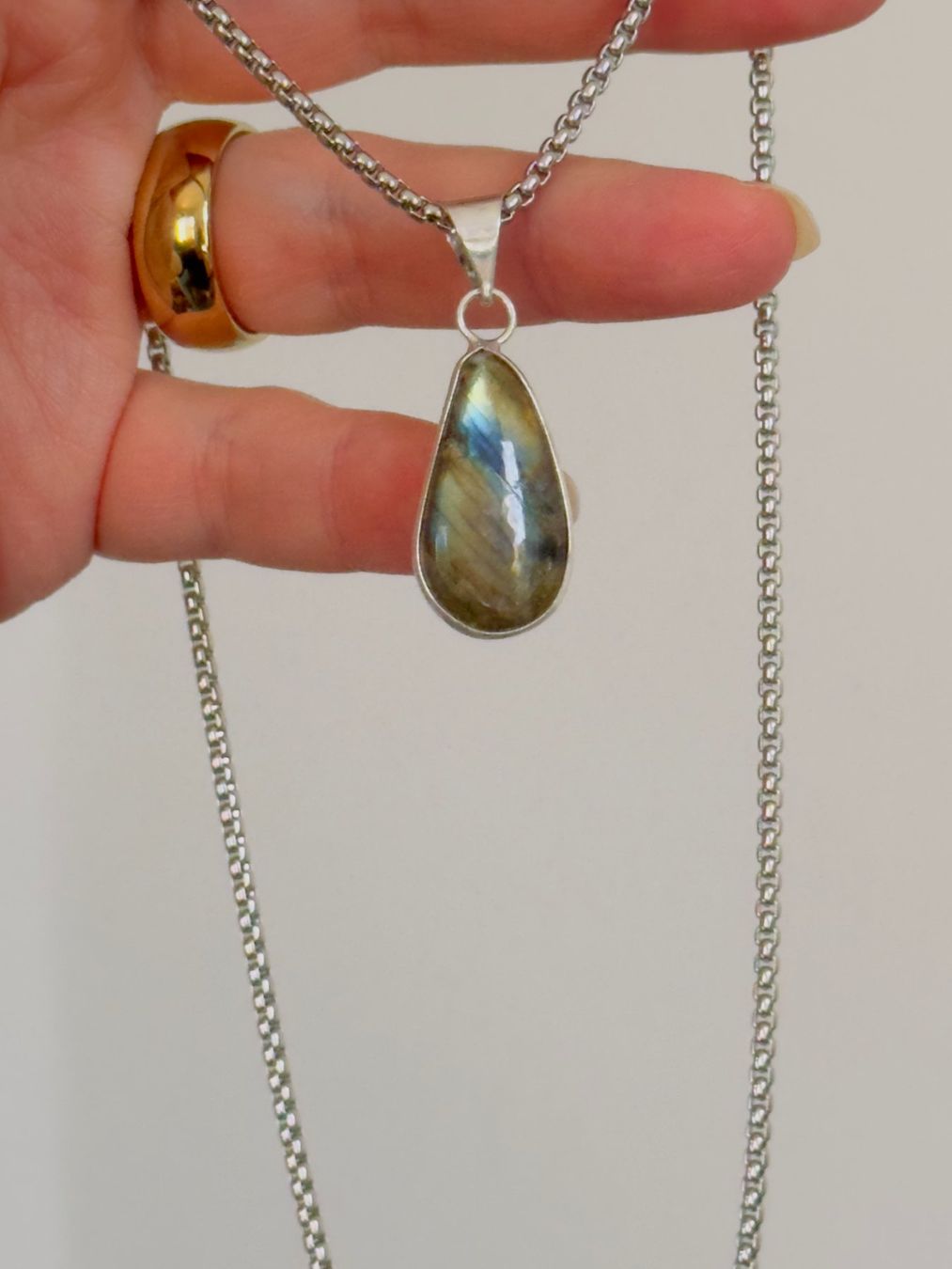 Catenine: Fashionable labradorite necklace – Nuovo e nell'imballaggio originale da Genève venduto da AGBERG 2