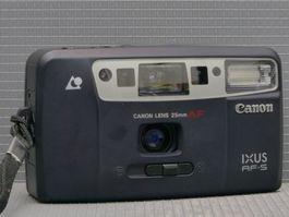 Canon IXUS AF-S Kamera mit APS Film im Gehäuse