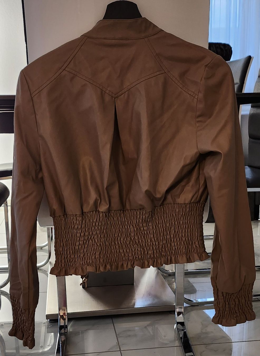 Jacken: Lederjacke – Gebraucht aus Mägenwil von Lea.SN 1