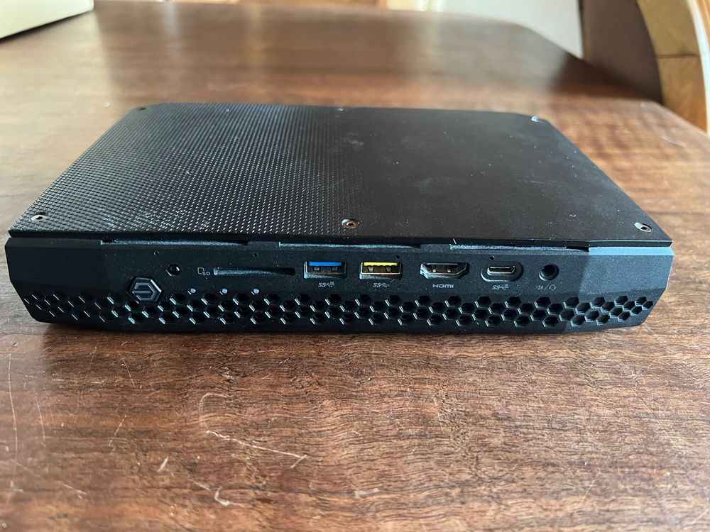 Intel NUC NUC8i7HVK mit 32GB RAM und 2 SSD Disks | Comprare su Ricardo