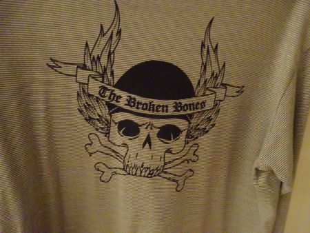 THE BROCKEN BONES ** T-SHIRT ** XL