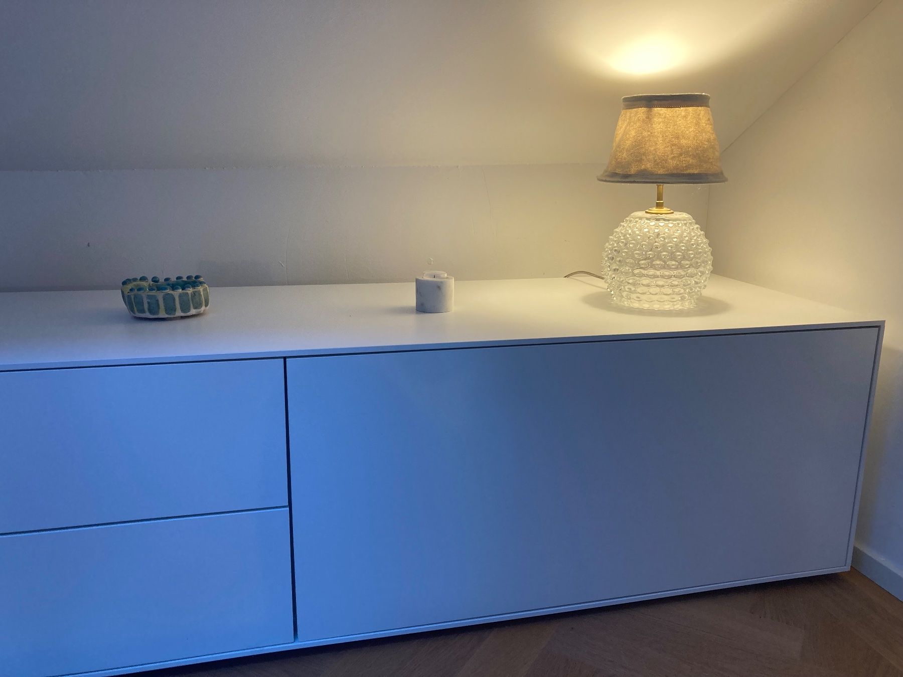 Cassettiere: SCHUBLADENMÖBEL I / LOW SIDEBOARD MIT VIER SCHUBLADEN – Usato da Edlibach venduto da SELECTION-26 5