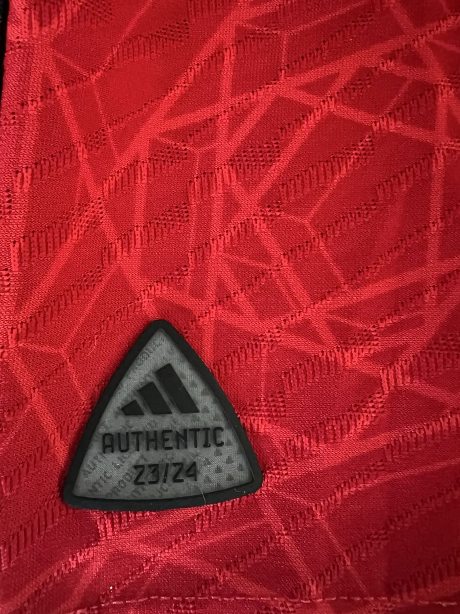 Manchester United Leibchen & Hosen: Manchester United Authentic Gr XL – Gebraucht aus Mümliswil von Calciopat 5