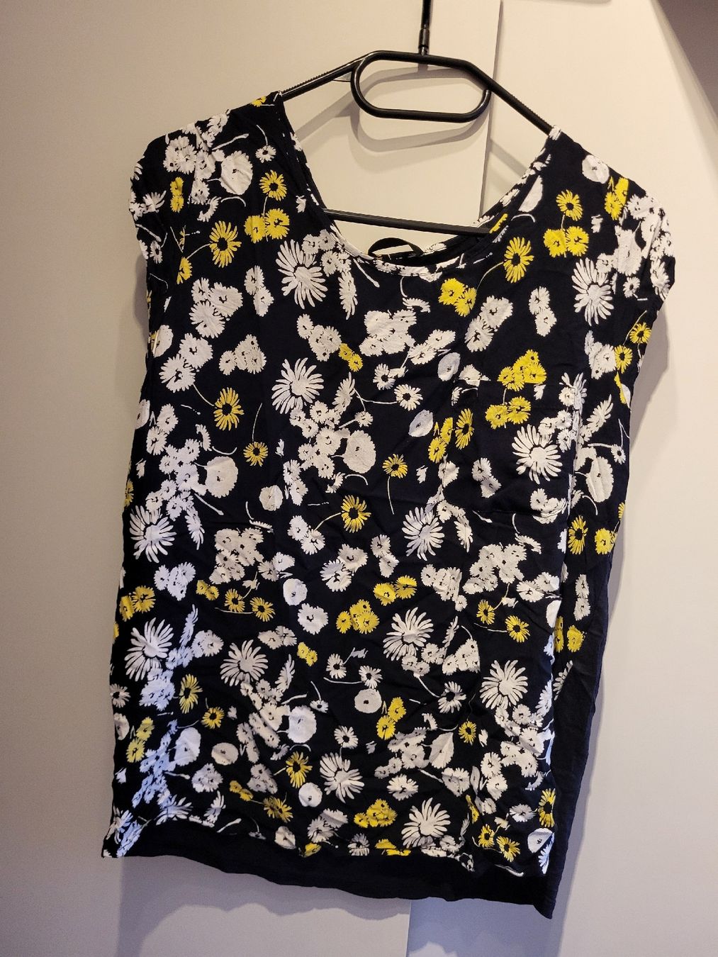 Camicette: Sommerbluse schwarz mit Blumenmuster Gr. M – Usato da Felben-Wellhausen venduto da Brummbaer90