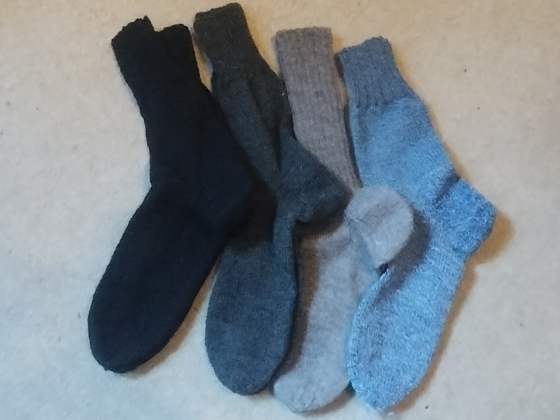 Calze: Handgestrickte Wollsocken Grösse 35- 43 neu – Nuovo e nell'imballaggio originale da Schiers venduto da bak007 1
