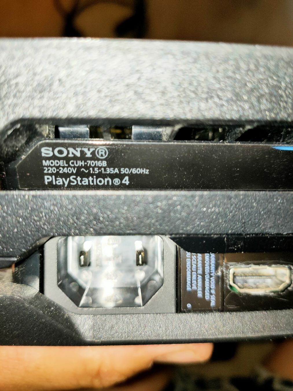 Sony Console: Sony PlayStation 4 Pro 1TB Konsole mit Controller – Usato da Eschenz venduto da Cien91 1