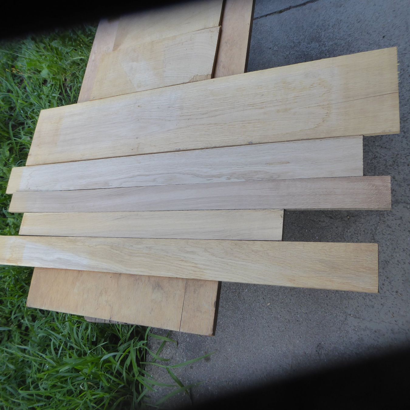 Articoli in legno: Holzbretter Eichenholz unbehandelt gemischte Laengen – Nuovo (secondo la descrizione) da Sumiswald venduto da Hennri1
