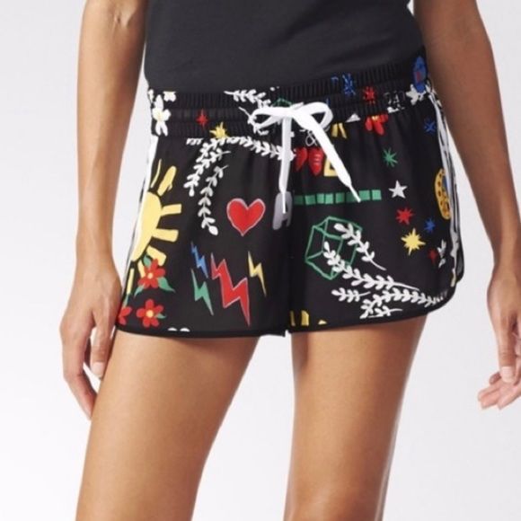 Adidas Pantaloni: Adidas Pharrell Williams Shorts M – Usato da Lausanne venduto da Nat_Sha