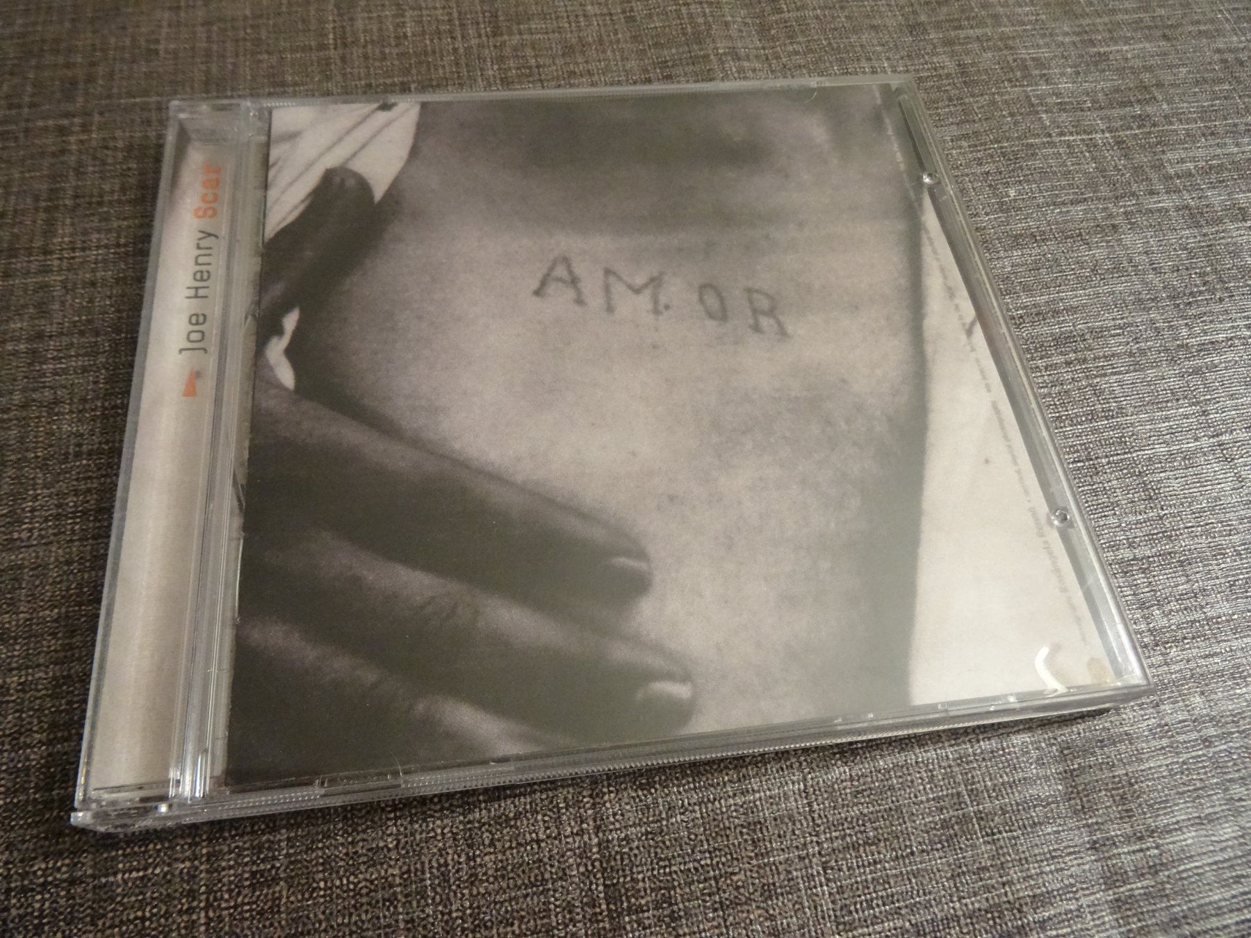 CD: Joe Henry - Amor CD – Usato da Olten venduto da Disc-Ausverkauf
