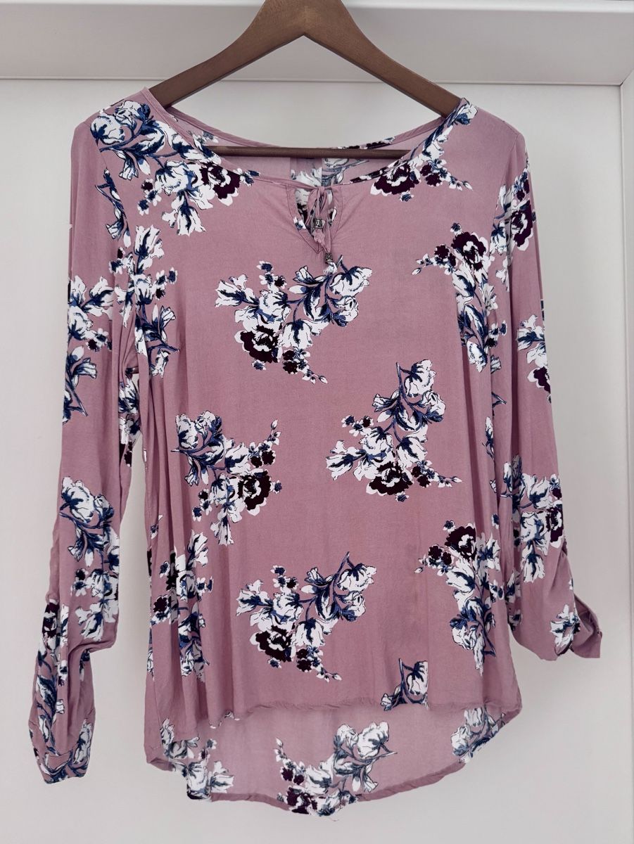 Blusen: Damen Bluse Grösse S Blumenmuster Rosa  – Gebraucht aus Ormalingen von Anja5