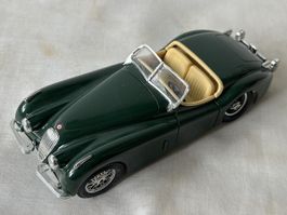 Jaguar XK 120 (1948) Burago 1:24 Modellauto-Klassiker!