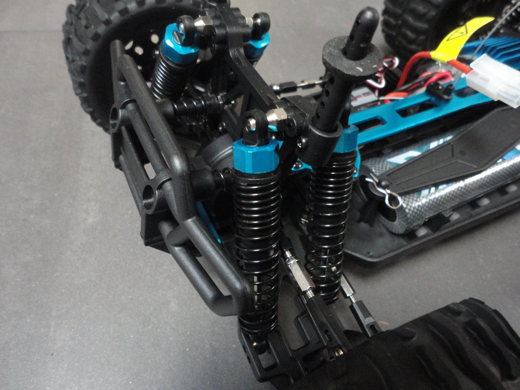 RC Kits de montage: Chameleon Monstertruck 1:10 Neu komplett-Set – Neuf avec emballage d'origine à Horgen par RcModell 4