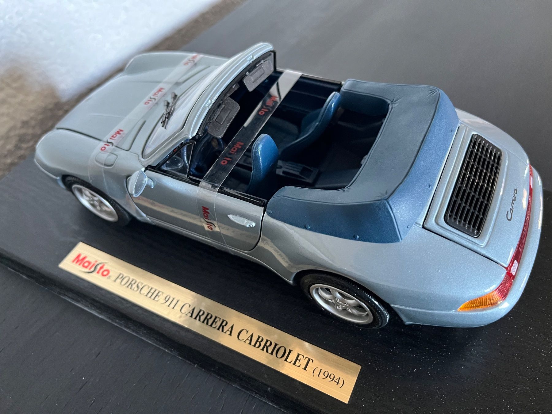 Porsche Modellautos: Porsche 911 Carrera Cabriolet 1994 1:18 – Gebraucht aus St-Cergue von ncu_t267 6