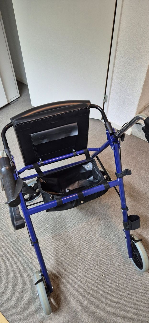 Aides à la marche: Rollator – D'occasion à Huttwil par Hpb7 1