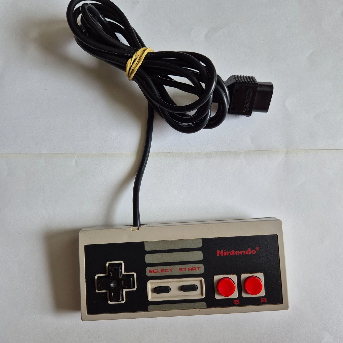 Nintendo Controller: Original NES Controller – Usato da Zürich venduto da Mephisto87