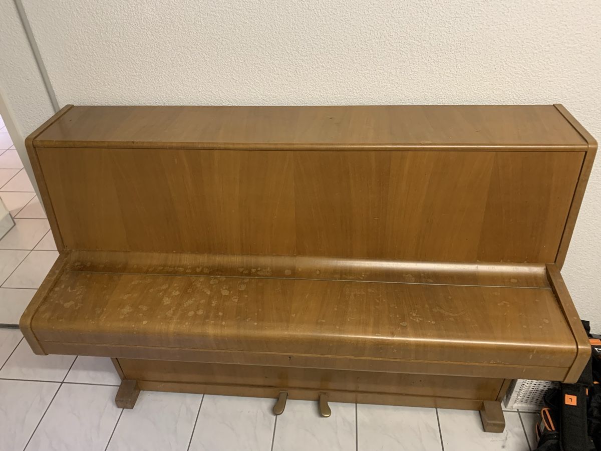 Strumenti musicali: Hoffberg Klavier Holz hell mit Gebrauchsspuren – Usato da Niederhasli venduto da Daumeier 3