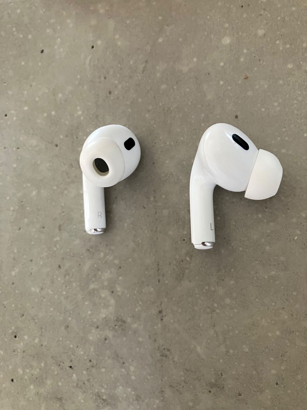 Apple Kopfhörer: APPLE Air Pods Pro 2 – Gebraucht aus Lausanne von mr.v 7
