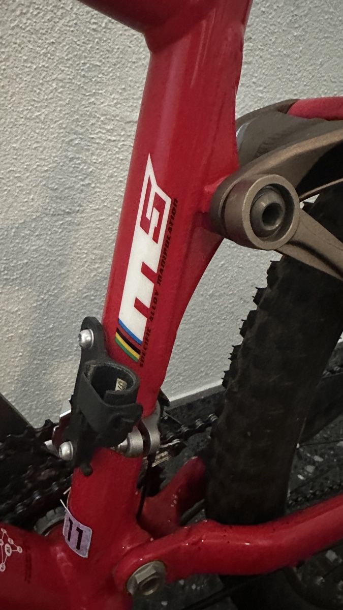 Specialized Biciclette: Specialized Epic Fully Mountainbike – Usato da Zürich venduto da Yvesna 4