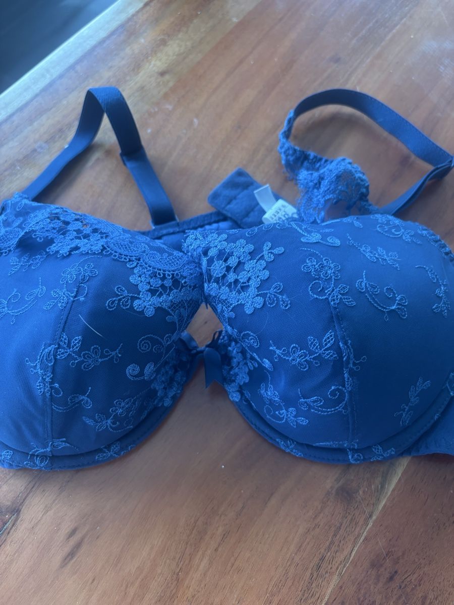 Simone Pérèle Altra biancheria intima: BH Simone Perele , NP 125 CHF – Nuovo (secondo la descrizione) da Obbürgen venduto da bugi6868