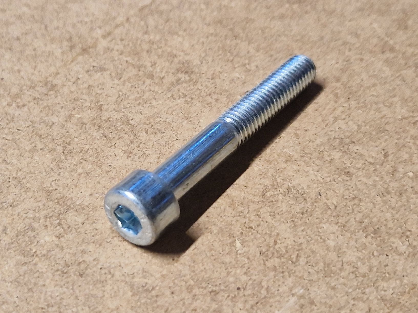 Alle Werkzeuge: M8x55mm Imbusschrauben – Neu und originalverpackt aus Lauterbrunnen von ziv_nd87