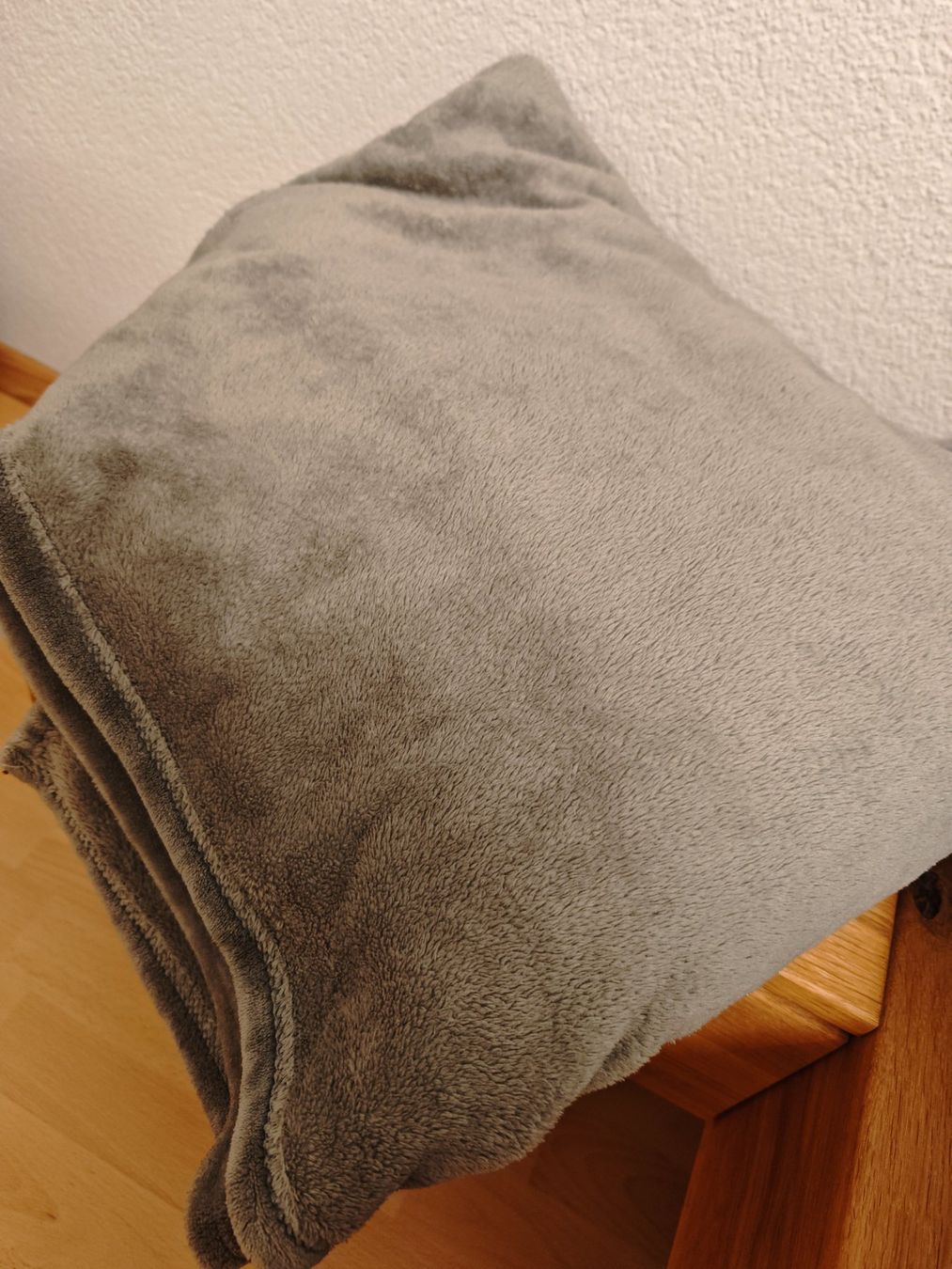 Coperte: Weiche Kuscheldecke in Grau – Usato da Gunzgen venduto da 0Aurin0