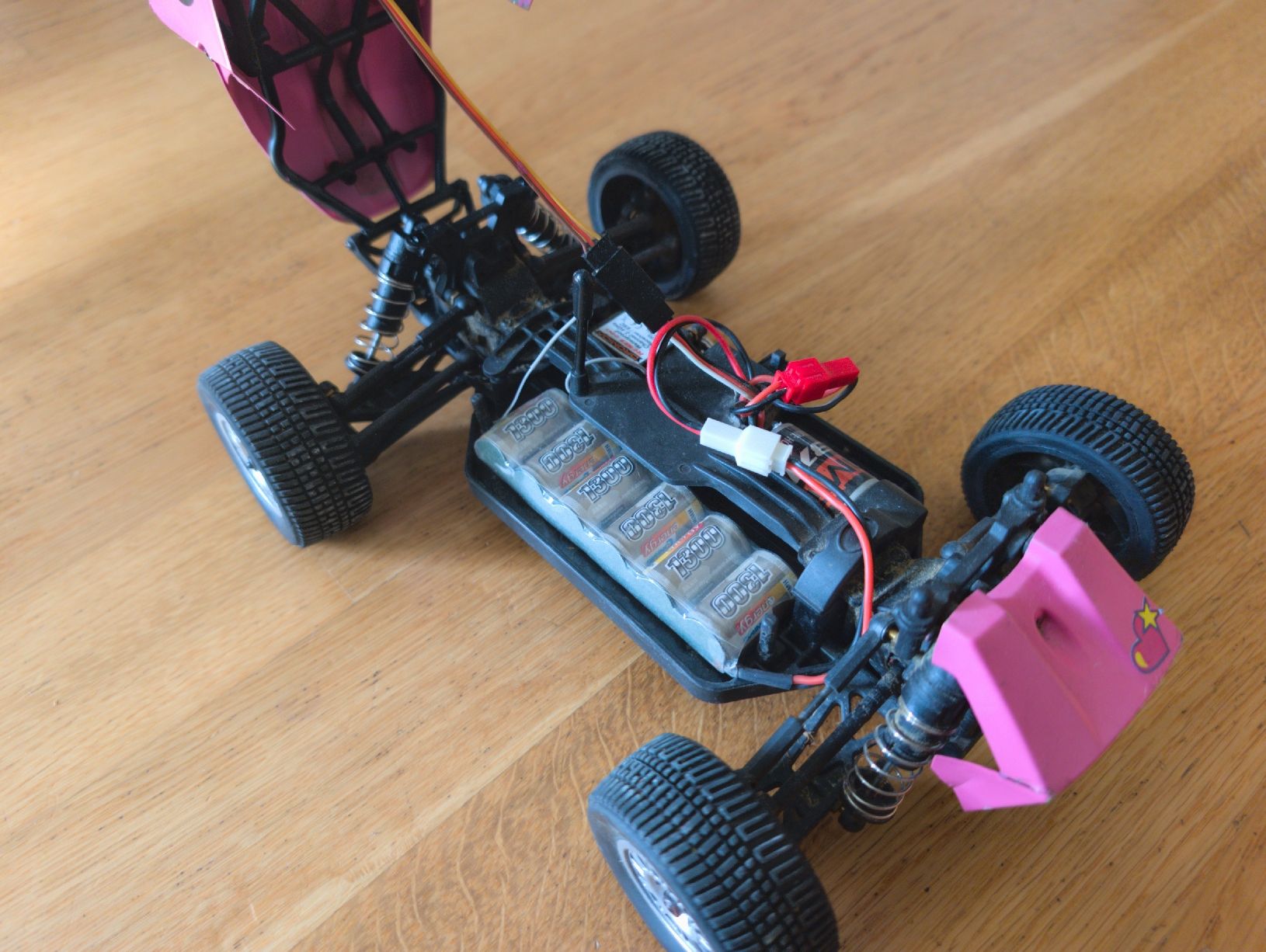 RC Kits de montage: Dromida Wasteland Buggy in Pink, mit Nerf – Défectueux à Frauenfeld par Meerman 2