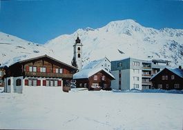ANDERMATT Dorfpartie mit Badus