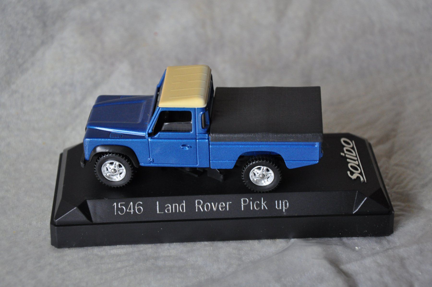 Solido Modellini d'auto: Land Rover Pickup – Nuovo e nell'imballaggio originale da Ebnat-Kappel venduto da Aallerlei 3