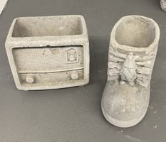 Dekorative Blumentöpfe, Radio & Stiefel!