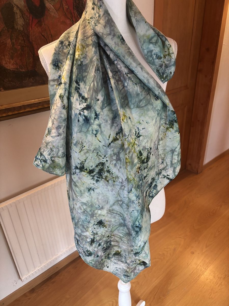 Foulard & Sciarpe: Foulard neuf pièce unique – Nuovo e nell'imballaggio originale da Randogne venduto da BonnieG 2