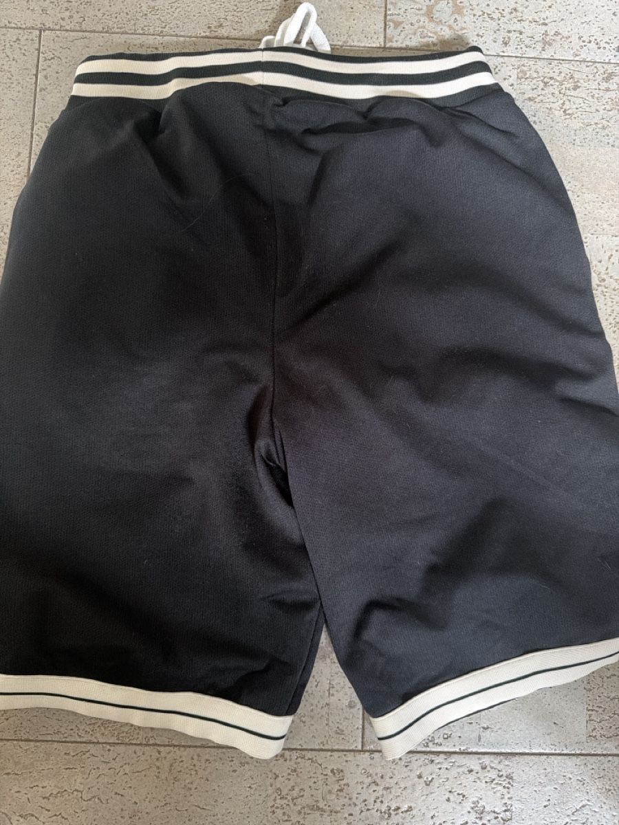 Pantaloni: Kurze Freizeithose von BoohooMAN Grösse S – Usato da Walenstadt venduto da fabio.lymann 1