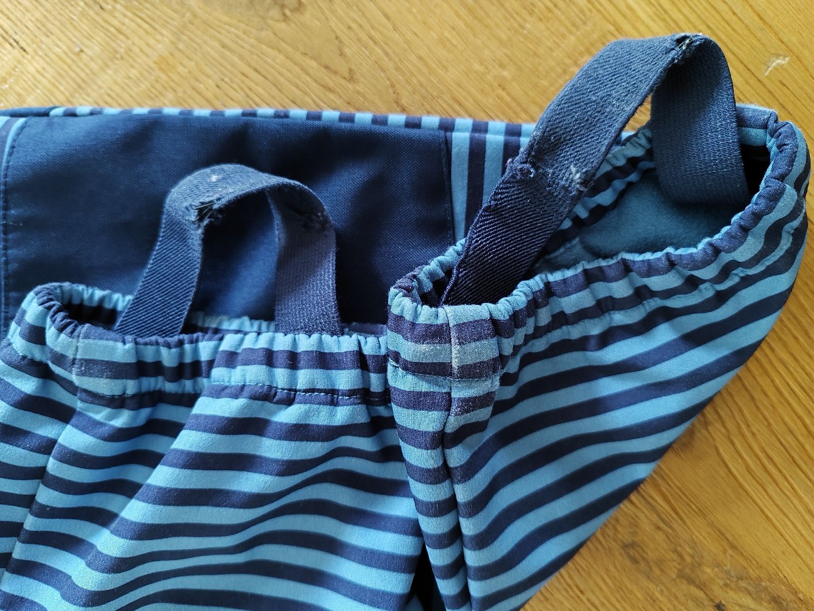 Completi: Softshell Anzug gestreift blau Grösse 86-92 – Usato da Murten venduto da NathalieBruderermlnb 2